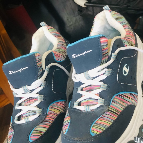 Women’s champion sneakers - Picture 2 of 5